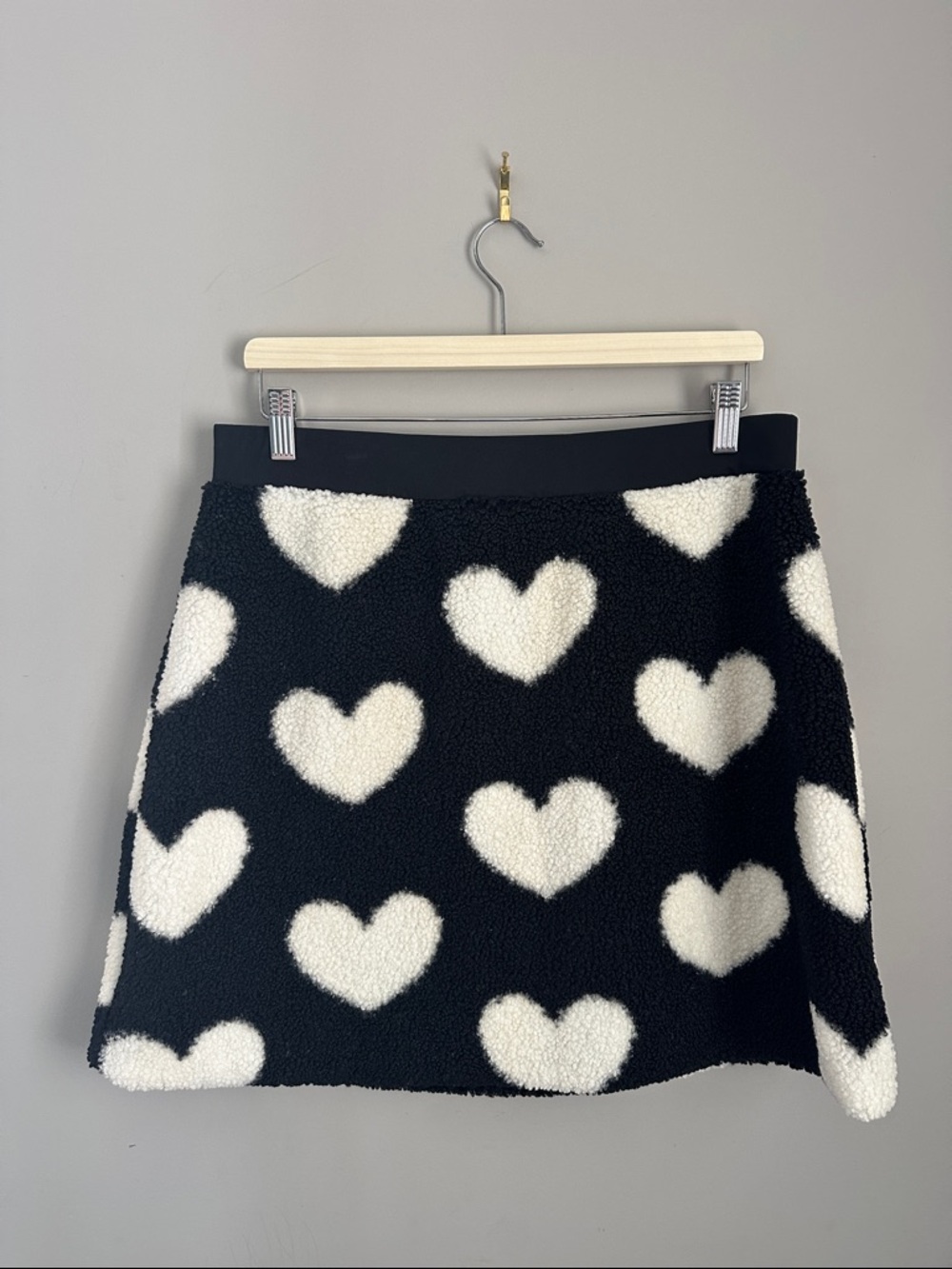 Shein Black & White Heart Pattern Knit Sherpa Skirt